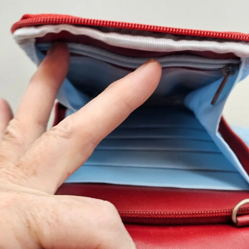 Travelon Red Leather Travel Wallet Organizer Passport Holder ID Window